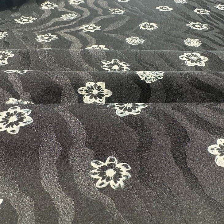 China Flower Pattern Mulberry Silk Soft Fabric manufacturer